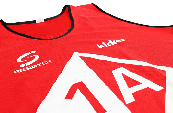 RESWITCH Leibchen in rot Vorderseite | Kognitives Training Fussball and Scanning