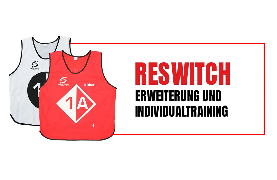 Im RESWITCH-Set von matchconcept UG zeigen zwei atmungsaktive Mesh-Trainingsleibchen in Weiß und Rot sowie der Schriftzug "RESWITCH - Erweiterung und Individualtraining" die Produktvielfalt.