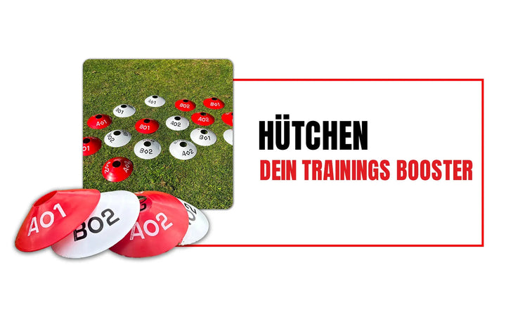 Rot-weiße RESWITCH Hütchen von matchconcept UG, beschriftet mit Zahlen und Buchstaben, sind auf Rasen angeordnet. Ideal als Trainingshilfe für den Fußball. Großer deutscher Text: "Hütchen dein Trainings Booster".